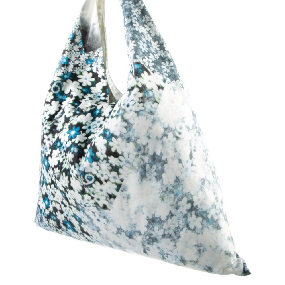 MM6 JAPANESE FLORAL PRINT TRIANGLE BAG - Picture 2 of 5